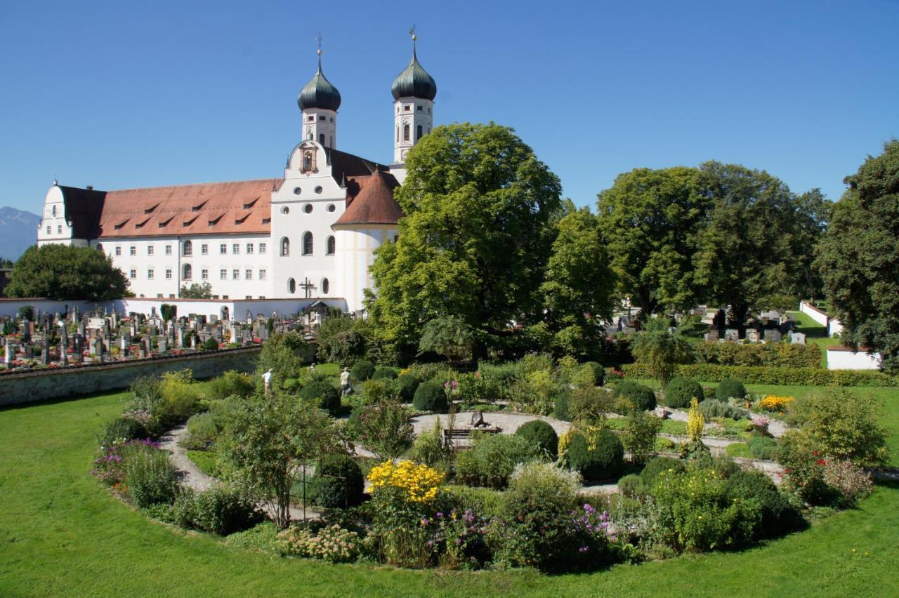 Zentrum Fuer Umwelt Und Kultur - Gaestehaus Und Jugendbildungseinrichtung Im Maierhof Benediktbeuern Dış mekan fotoğraf